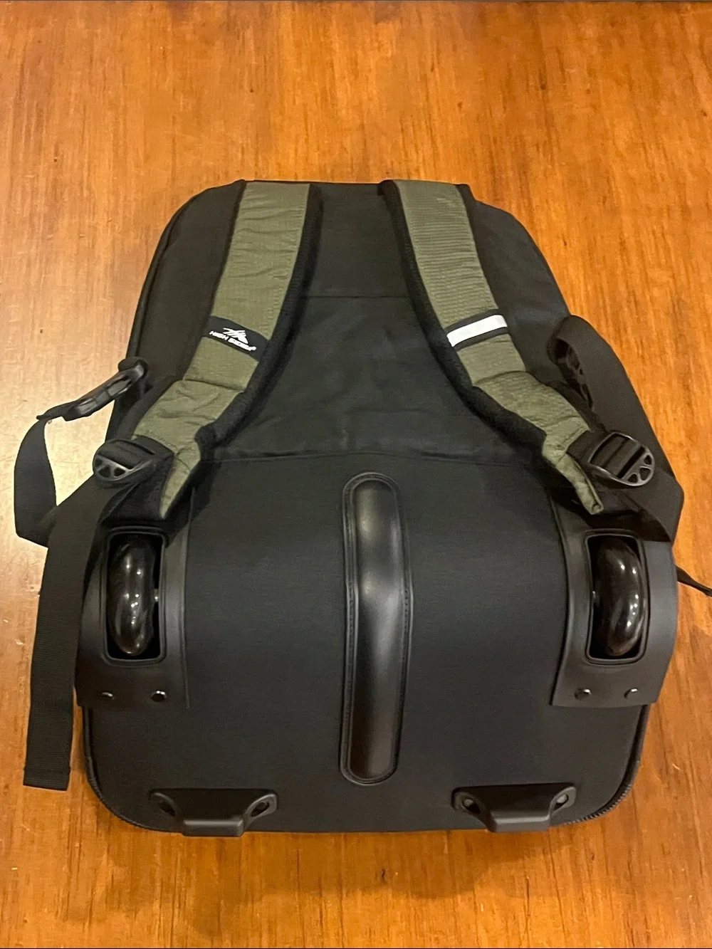 High Sierra All Around Wheeled Backpack new Travel Bag 32L Padded Laptop Sleeve